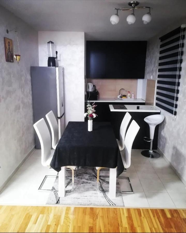 Nenadovic Apartman Obrenovac  Eksteriør billede