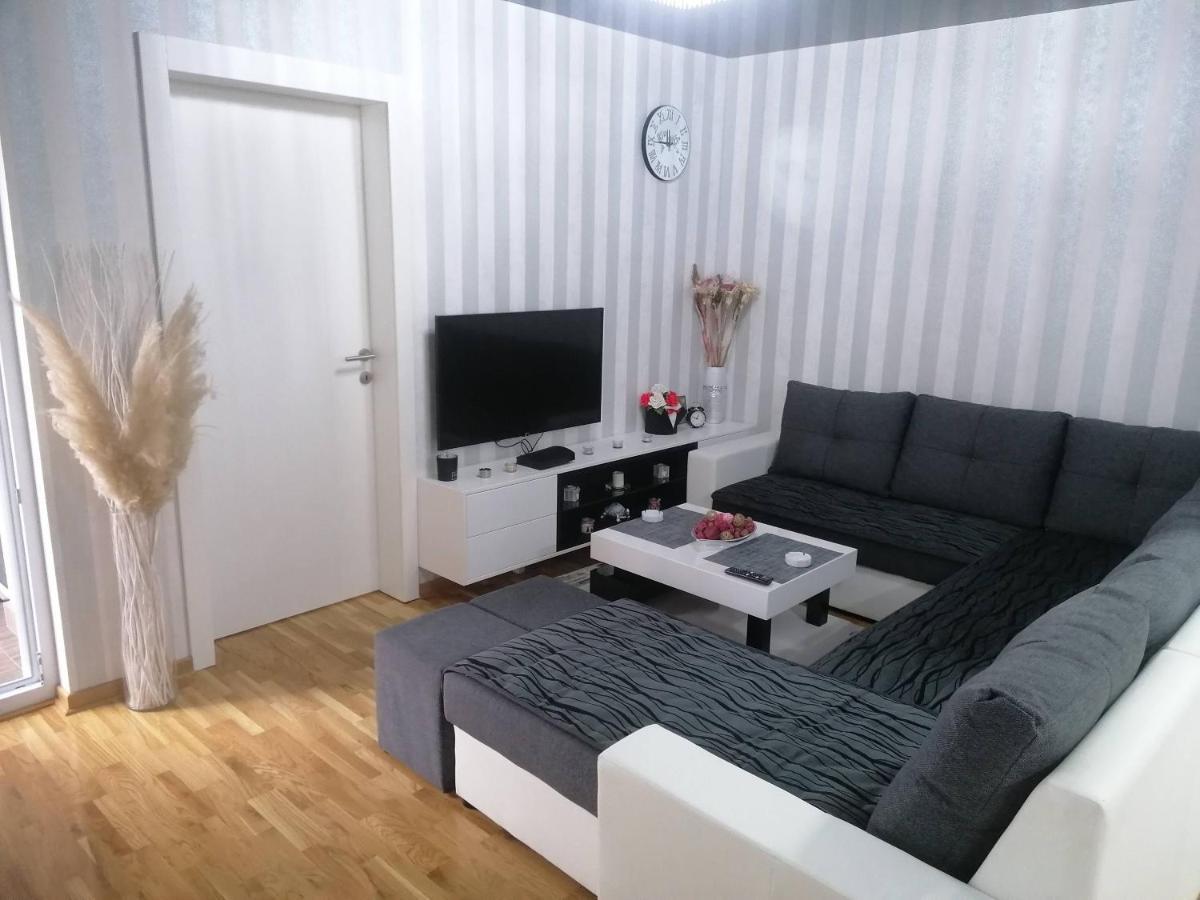 Nenadovic Apartman Obrenovac  Eksteriør billede